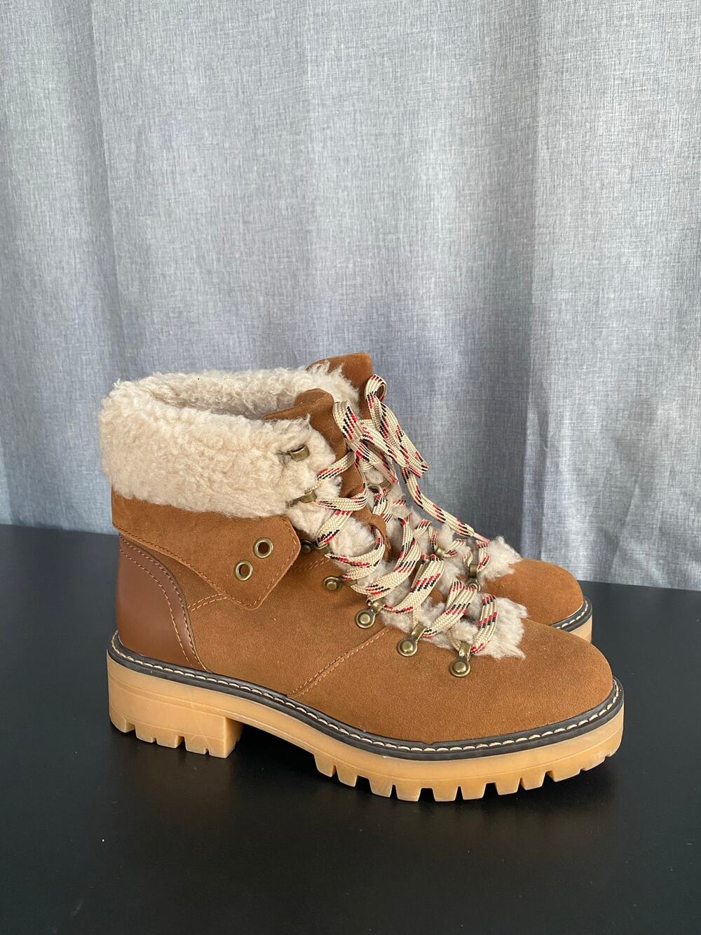 Time and Tru Women’s Faux Shearling Hiker Boots Cognac Brown Size 9 Memory Foam
